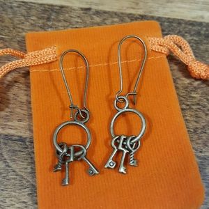 Fabulous mini key ring earrings in antique bronze